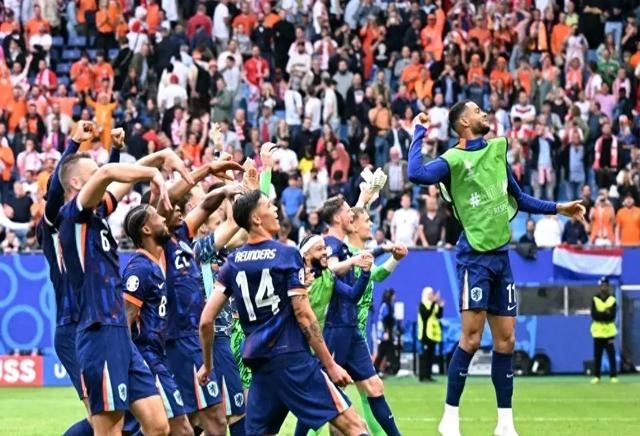 足球比赛中的顶尖球队展现出色实力的例子 足球比赛中的顶尖球队展现出色实力的例子