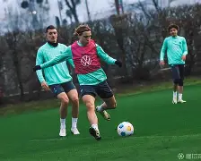 勒沃库森客场逆转，夺得关键胜利的简单介绍